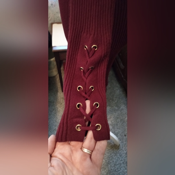 NWOT Maroon V-neck Sweater Dress Size L - Picture 5 of 7